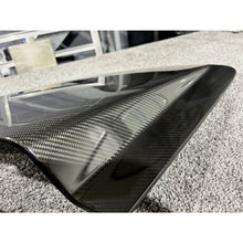 Load image into Gallery viewer, AUDI R8 (4S Gen 2) Carbon Fibre Side Blade Set - GT4 LMS Style
