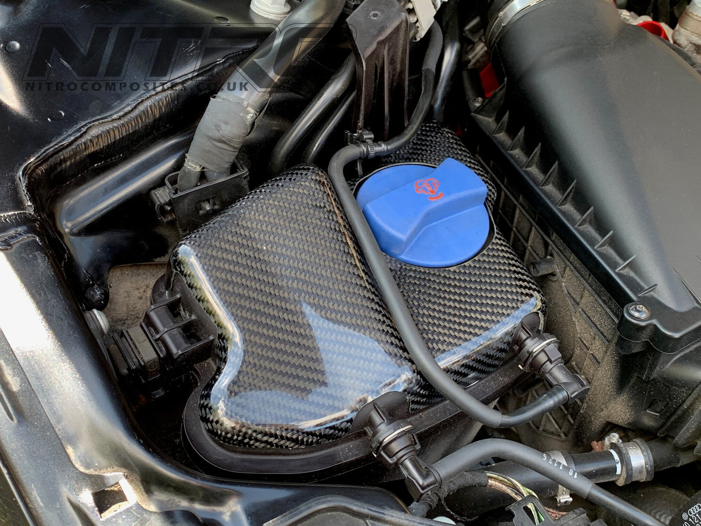 AUDI RS5 (2010-2015) B8/B8.5 Carbon Fibre Cooling Expansion Tank Cover for 4.2L V8 FSI