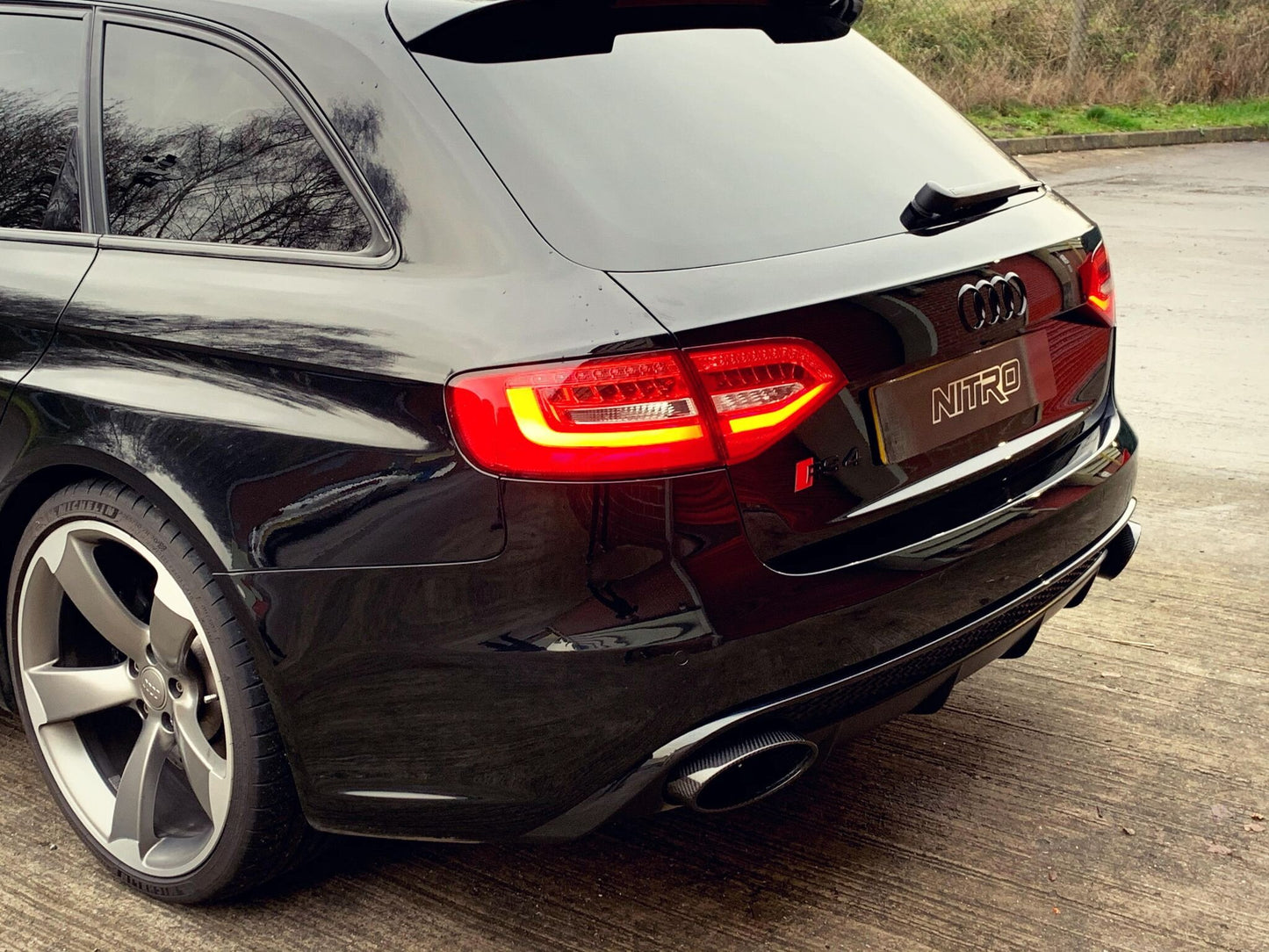 AUDI RS4 (2012-2015) B8 B8.5 Adjustable Fit Carbon Fibre Exhaust Tip Tail Pipe for 4.2L V8 FSI