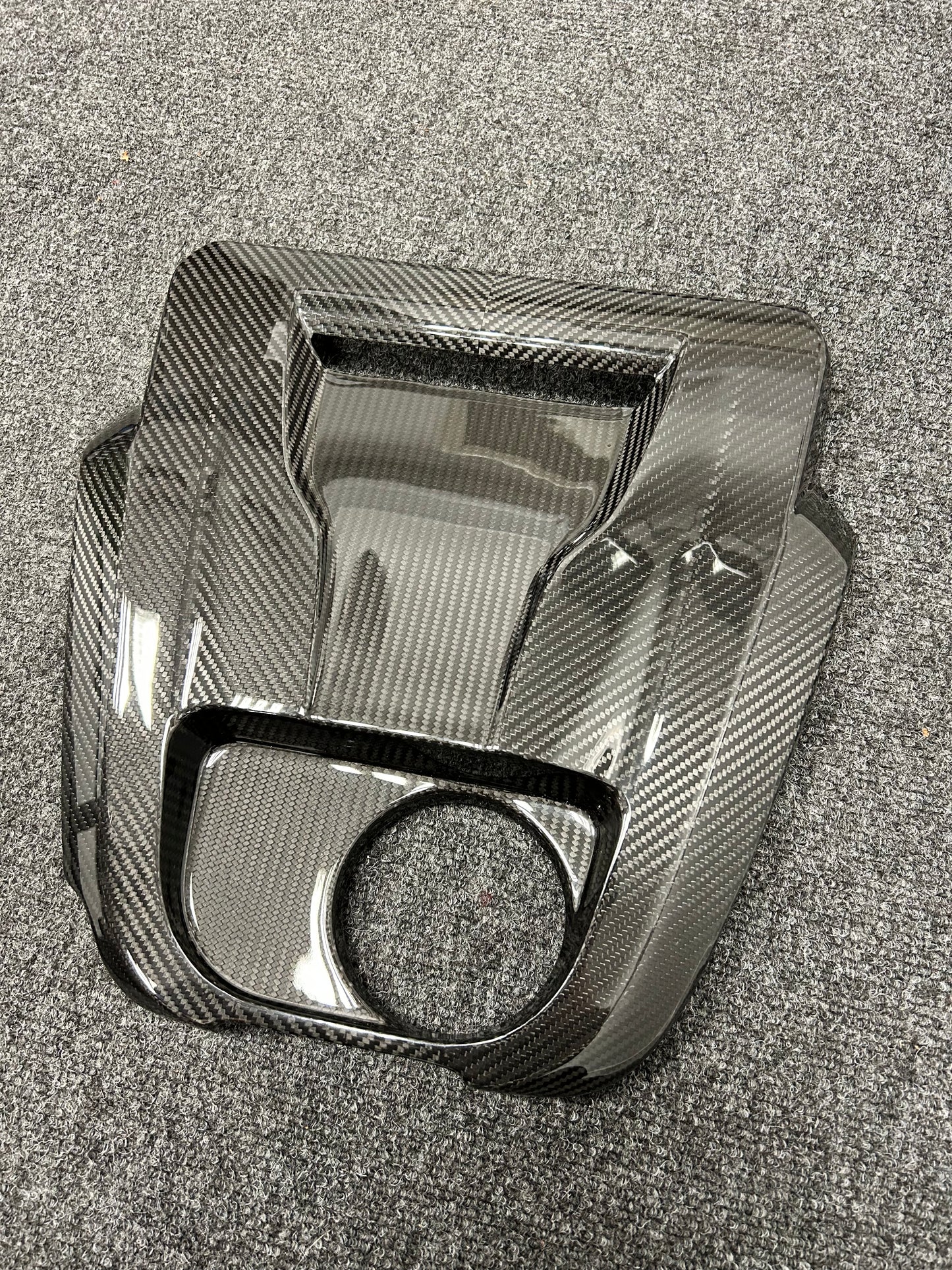 AUDI R8 (4S Gen 2) Carbon Fibre Engine Cover (Coupe) (Pre-Facelift)