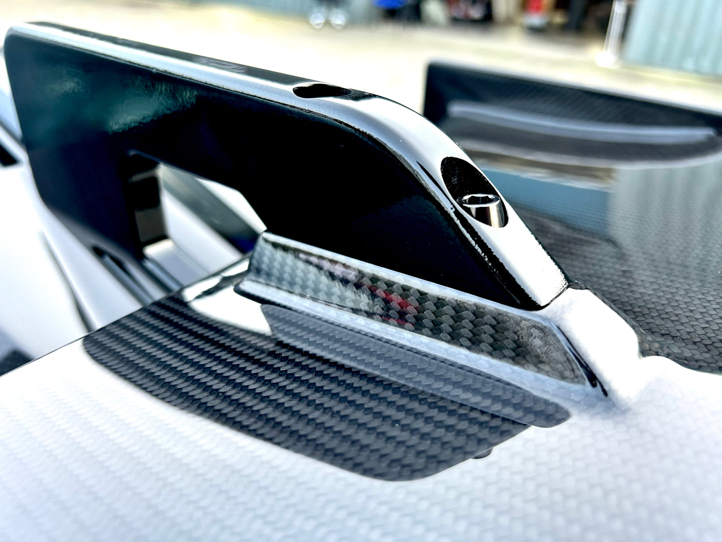 AUDI R8 (4S Gen 2) Carbon Fibre Rear Wing Spoiler (Performance Pack Swan Neck Style)