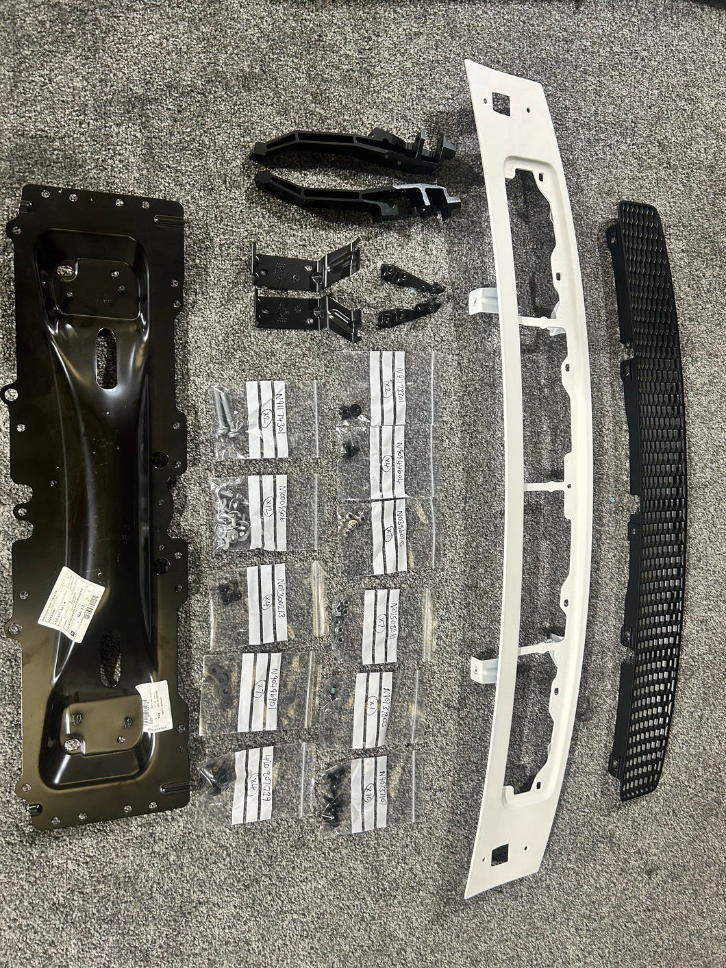 Mounting Kit for AUDI R8 (None V10 Plus) (4S Gen 2) Carbon Fibre Rear Wing Spoiler (Performance Pack Swan Neck Style)