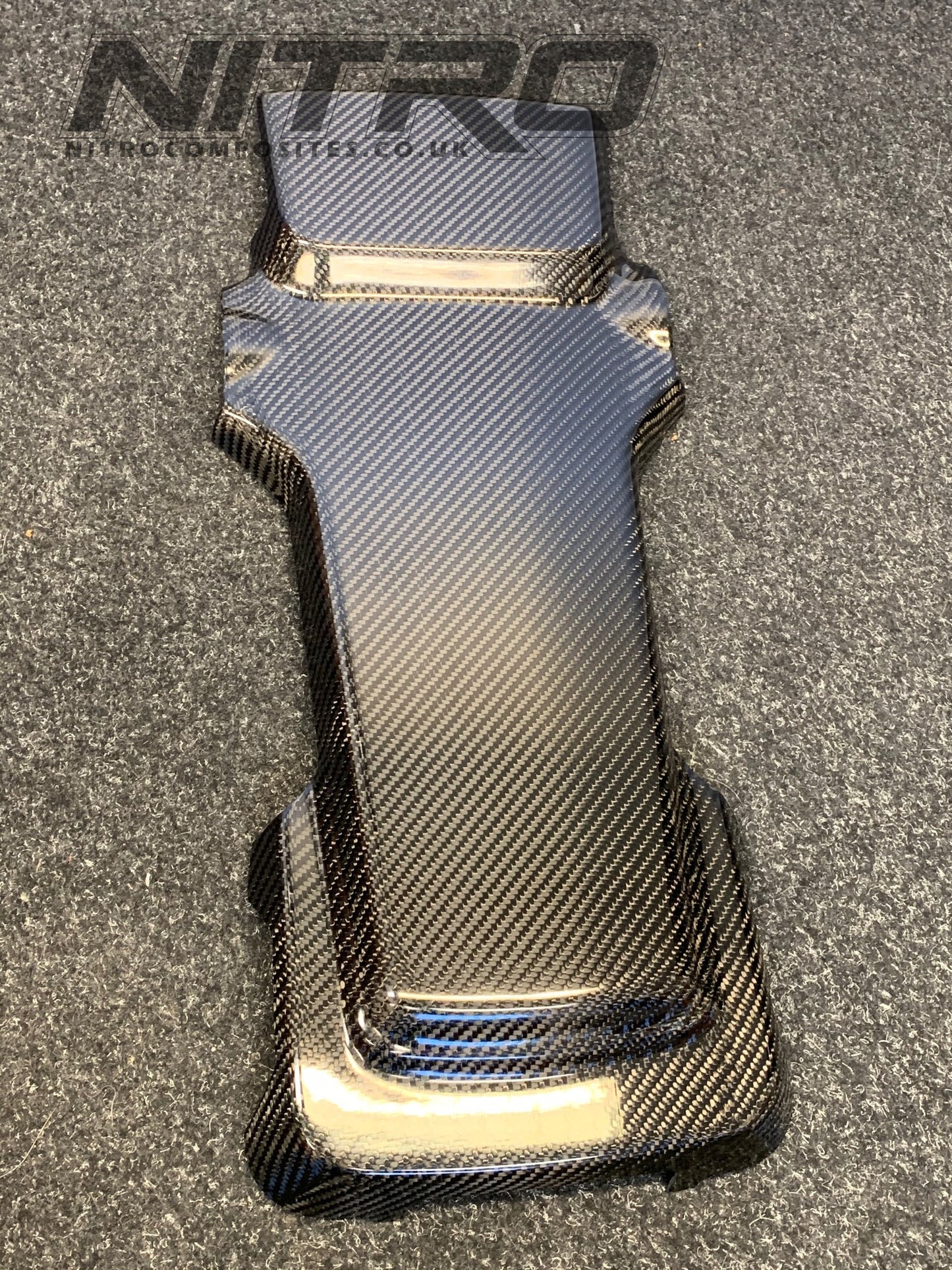 AUDI RS6 C6 (2008-2010) Carbon Fibre Engine Cover for 5.0L V10 TFSI