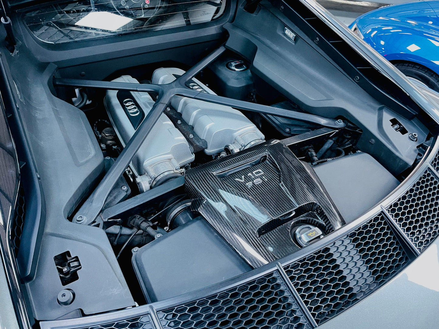 AUDI R8 (4S Gen 2) Carbon Fibre Engine Cover (Coupe) (Pre-Facelift)